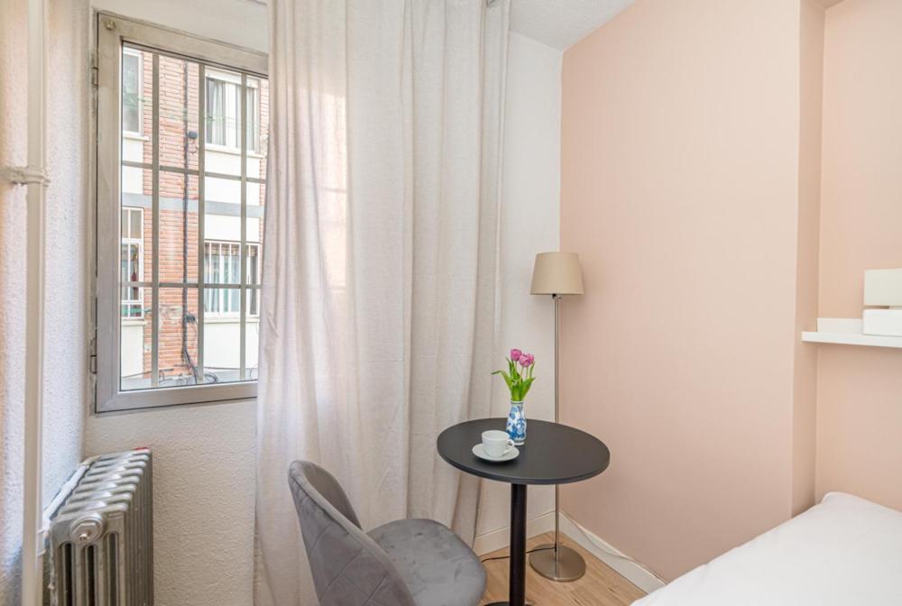 Madrid Rio Rooms Bagian luar foto