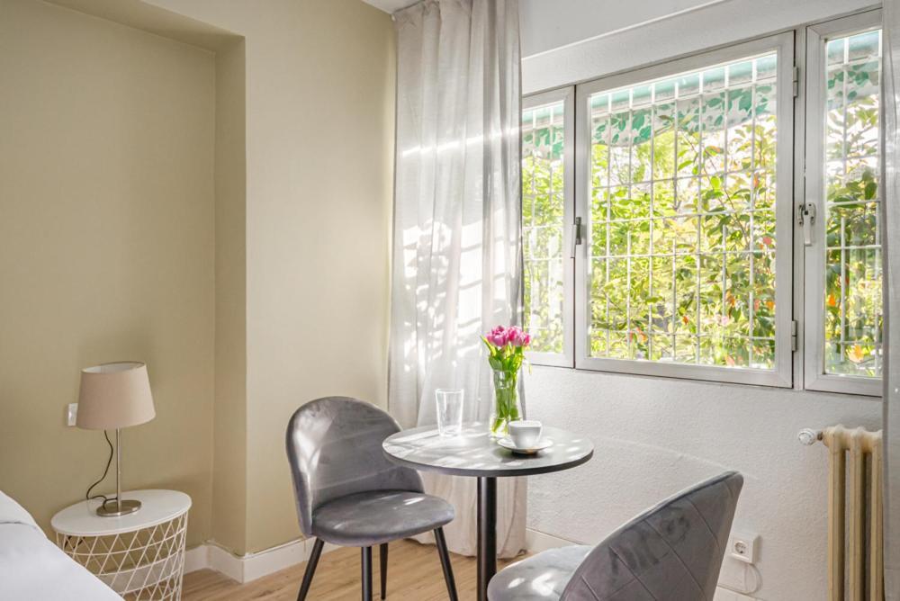 Madrid Rio Rooms Bagian luar foto